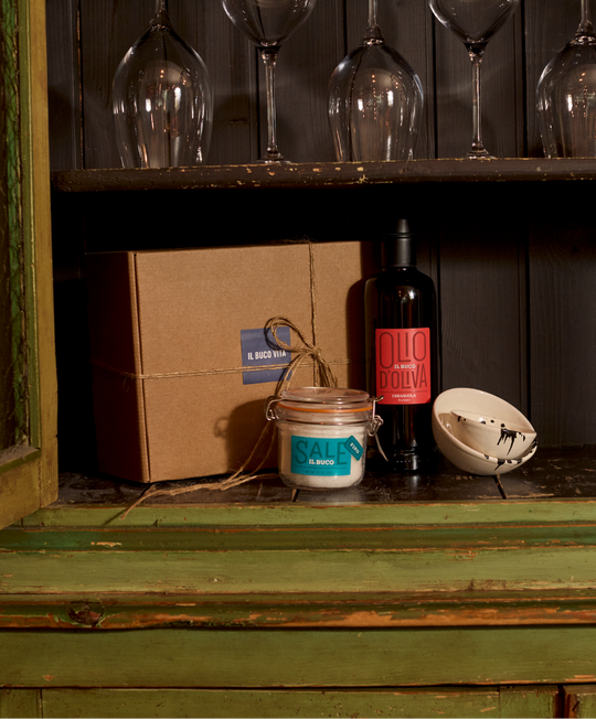 The Hosting Essentials Set - Black Splatterware