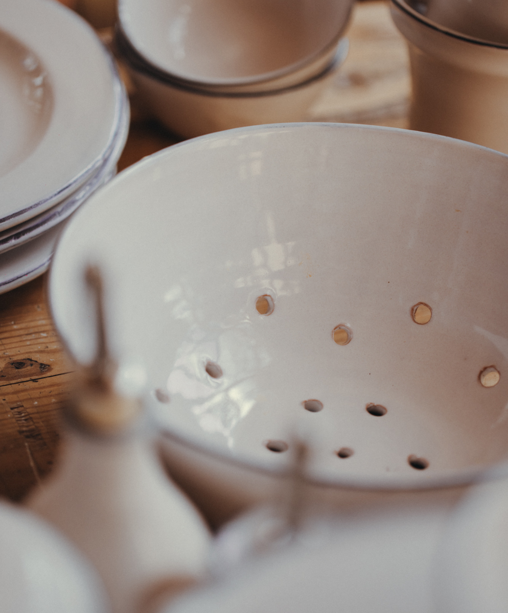 Bevagna Berry Bowl with Black Rim