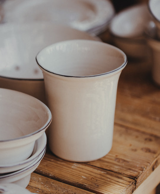 Bevagna Utensil Crock with Black Rim