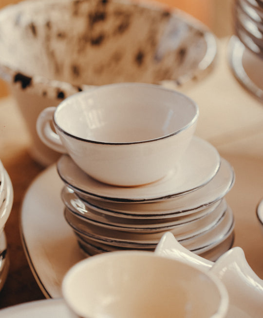 Bevagna Latte Cup with Black Rim