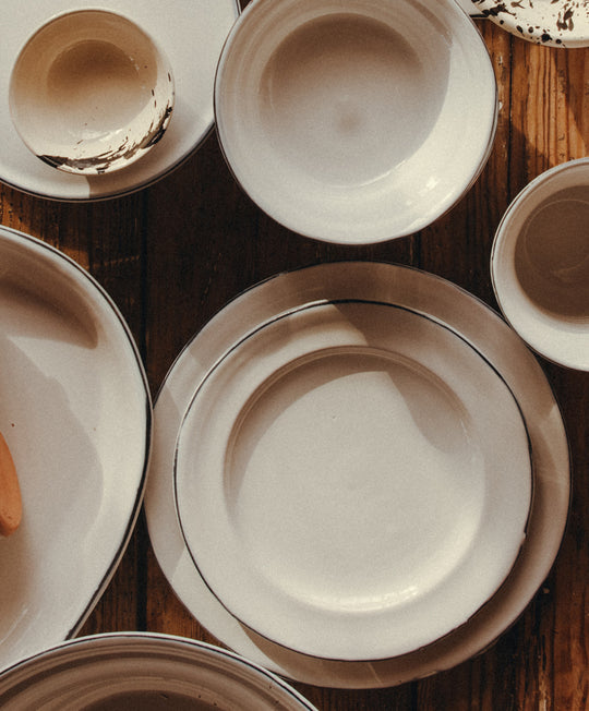 Bevagna Side Plate with Black Rim
