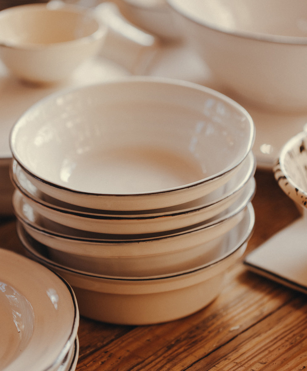 Bevagna Soup Bowl with Black Rim