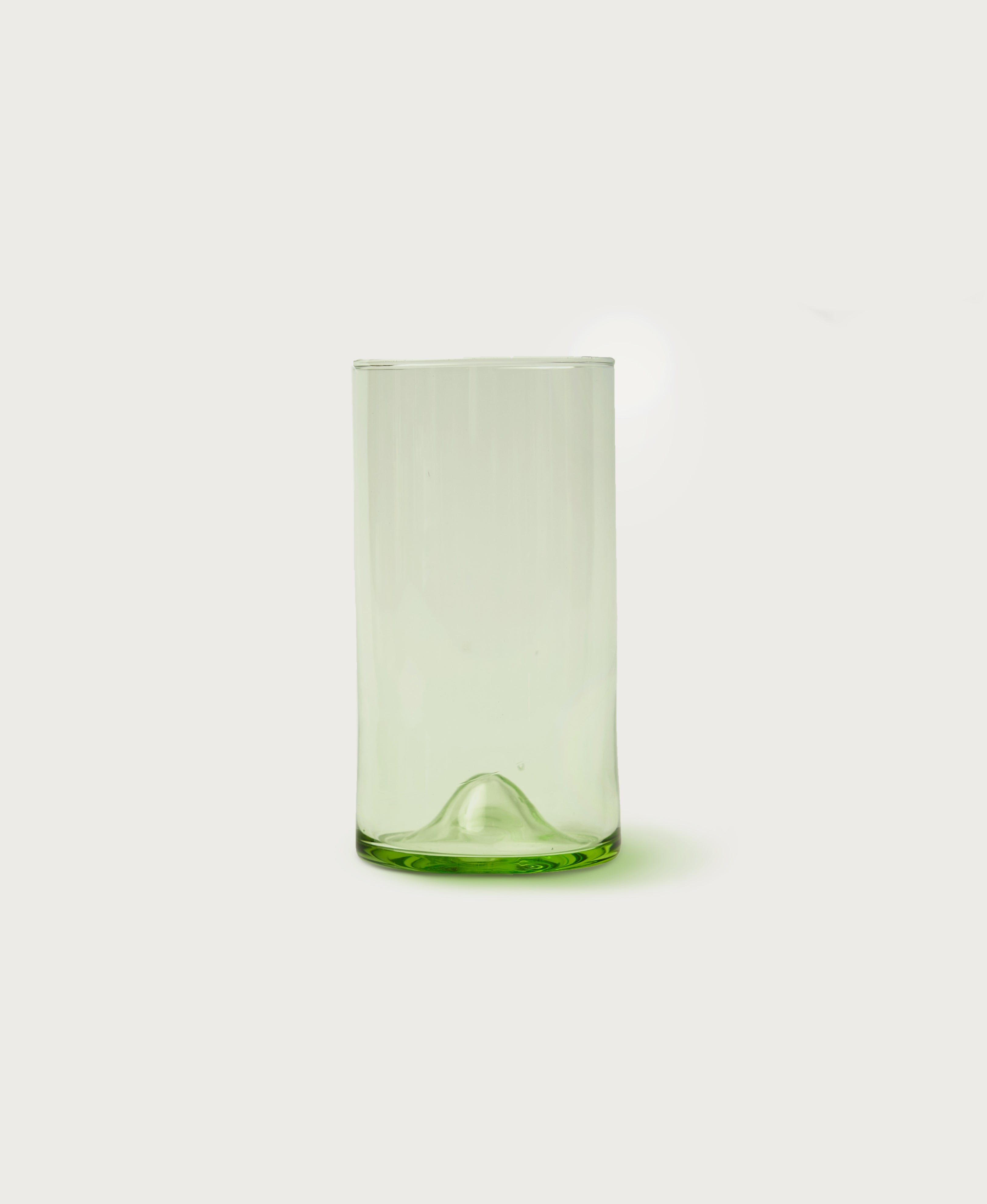 https://ilbucovita.com/cdn/shop/products/il-Buco-vita-pienza-tall-glass-green-hero_4b9d378d-fc99-4146-9529-2e5f6be0c91d.jpg?v=1671036541